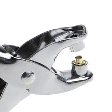 Grommet setting pliers tool with multiple eyelets